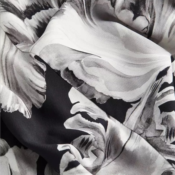 Floral Black and White Dress - Picture 5 of 10